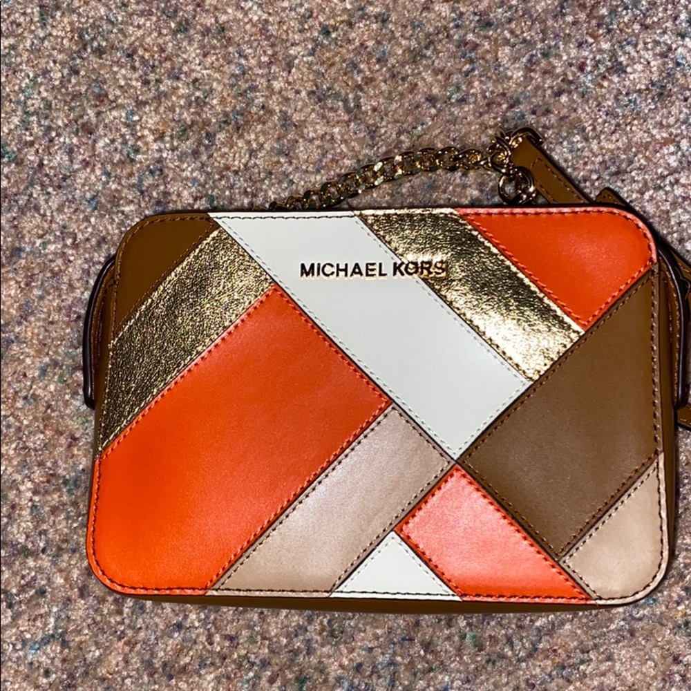 New with tags Michael khors crossbody bag.